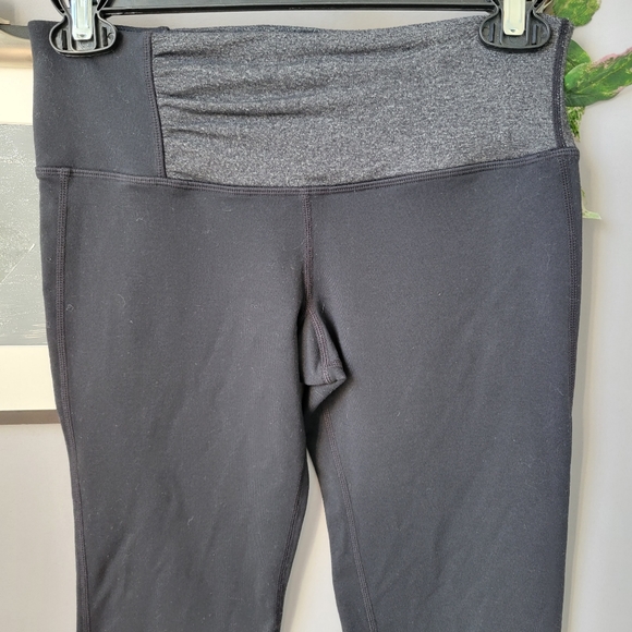 Lululemon Cropped Leggings Black 4 - Picture 3 of 8